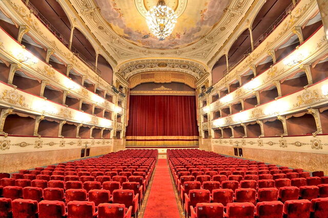la pergola theatre