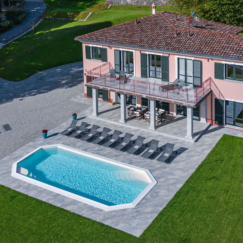 Villa L'angelo Del Lario - By Belcantovillas: Splendid holiday villa overlooking Lake Como.