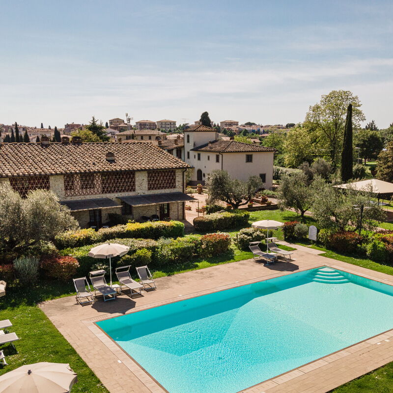 Country Resort Tavarnelle - By Belcantovillas: Fantastic estate for rent near Siena.