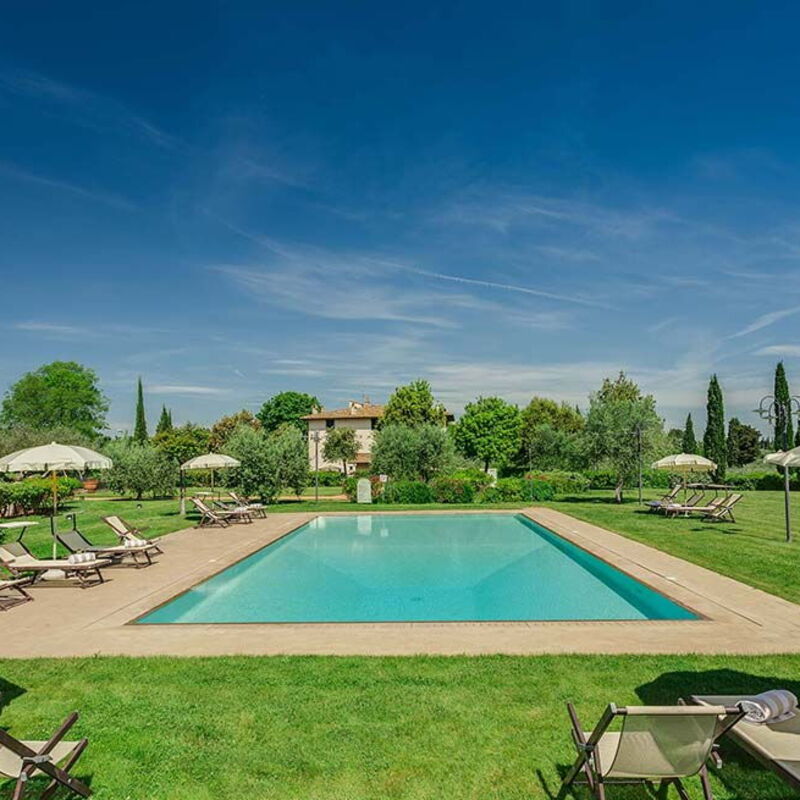 Country Resort Tavarnelle - By Belcantovillas: Wonderful swimming pool of the country resort near Siena.