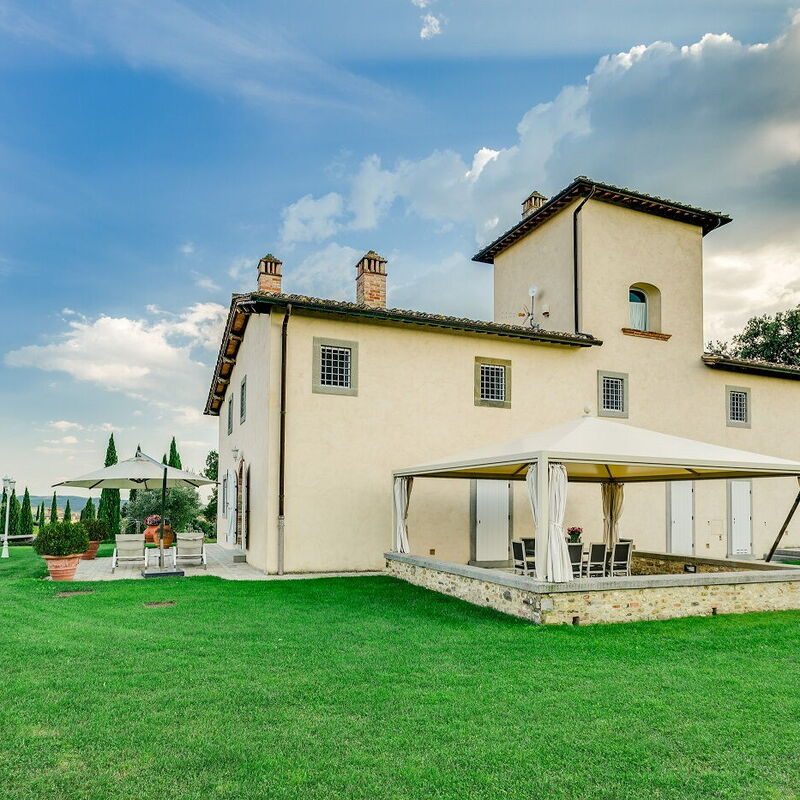 Villa Gazebo - By Belcantovillas: Splendid holiday villa nestled in the hills of Tuscany.