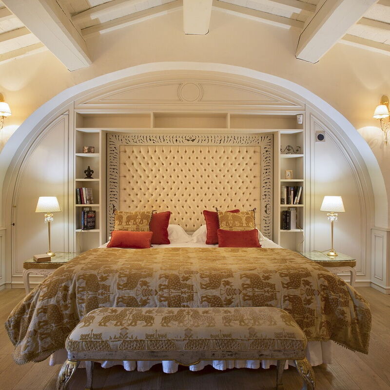 Villa Gazebo - By Belcantovillas: Elegant master bedroom in the villa for rent in Tuscany.