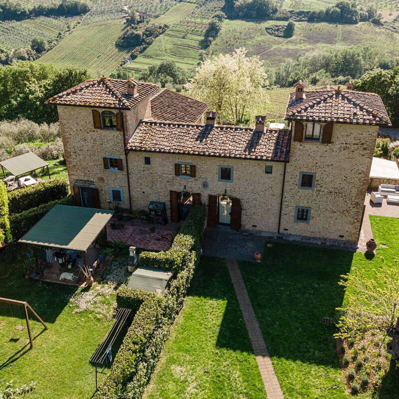 Villa Pianacci - By Belcantovillas: Splendid holiday villa with swimming pool in the Chianti area.
