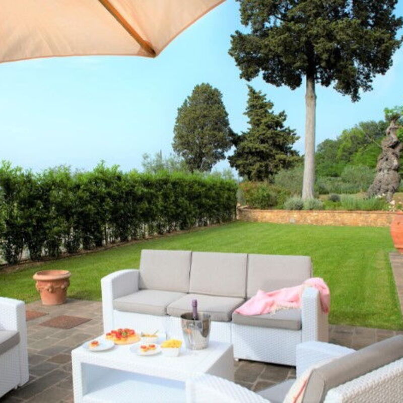 Villa Pianacci - By Belcantovillas: Delightful garden of the wonderful holiday villa in Tuscany.