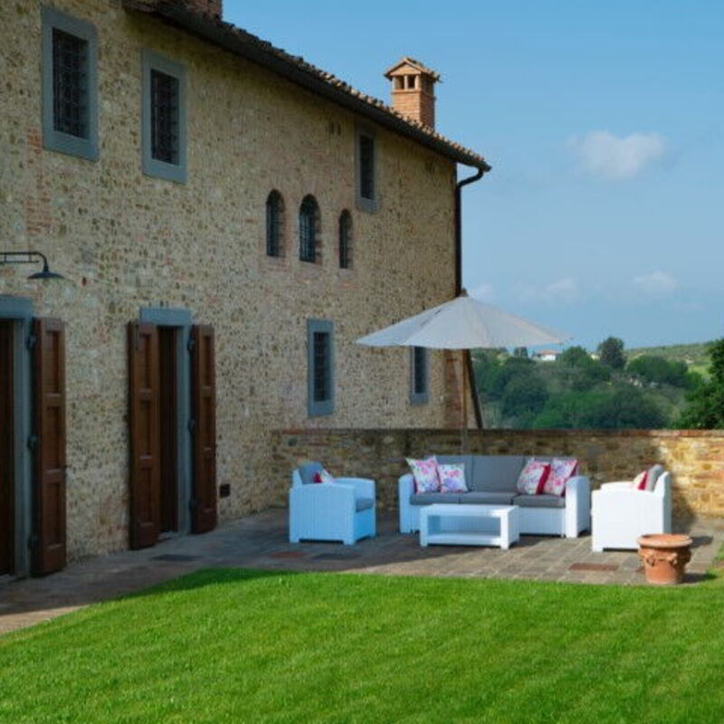 Villa Pianacci - By Belcantovillas: Magnificent villa for rent with garden in the hills of Tuscany.