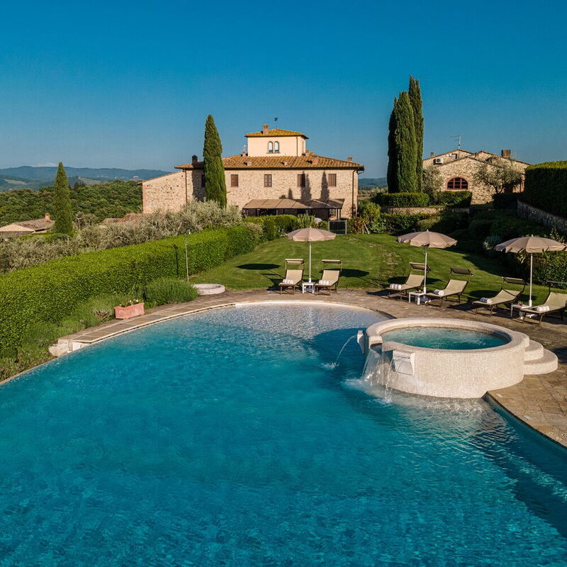 Villa Bonazza - By Belcantovillas: Wonderful holiday villa immersed in the marvelous hills and vineyards of Tuscany.