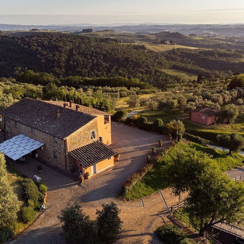 Villa Sunbathing - By Belcantovillas: Splendid villa for rent in the Tuscan hills