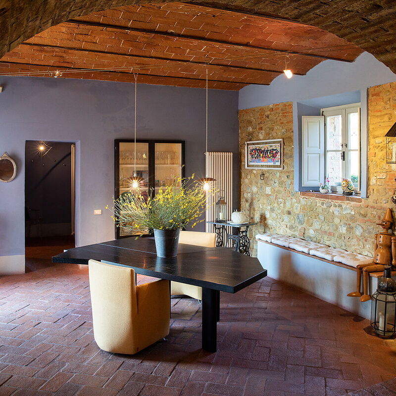 Villa Sunbathing - By Belcantovillas: Beautiful interior with arched walls of the villa for rent in Tuscany