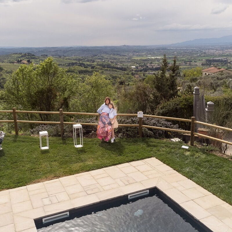 Villa Sunbathing - By Belcantovillas: Villa for rent with beautiful swimming pool overlooking the Tuscan hills