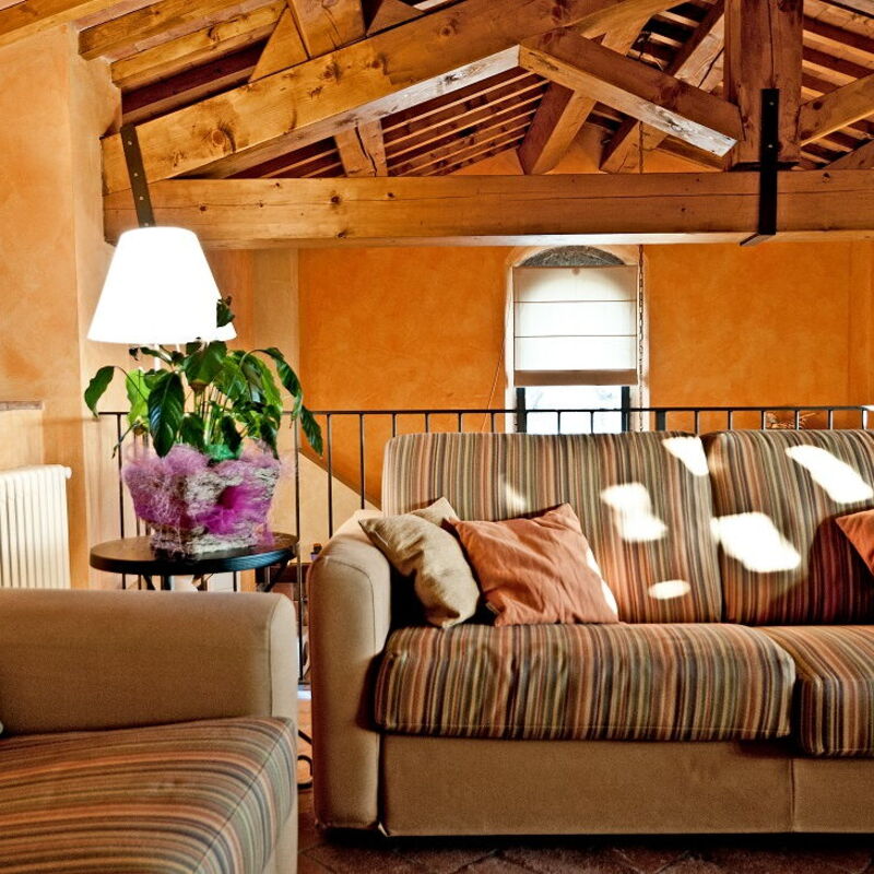 Villa Sunflower - By Belcantovillas: welcoming living room of Villa for rental in the tuscan countryside - Sunbathing