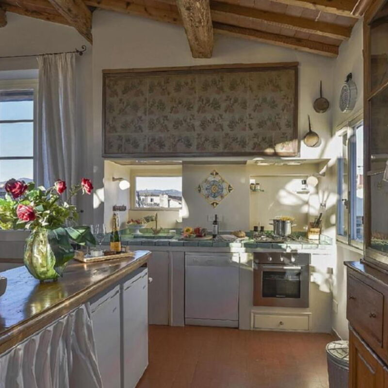 Charming Altana Tower View - Belcantovillas: Splendid kitchen of the apartment for rent in Florence.