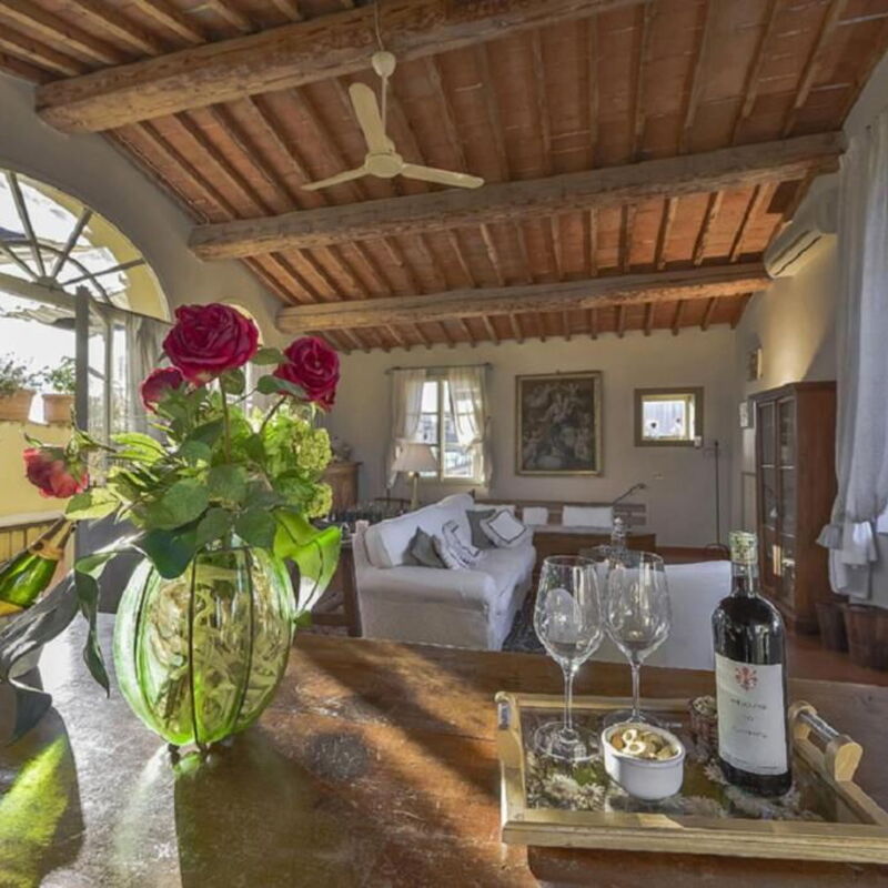 Charming Altana Tower View - Belcantovillas: Elegant apartment for rent in the heart of Florence.