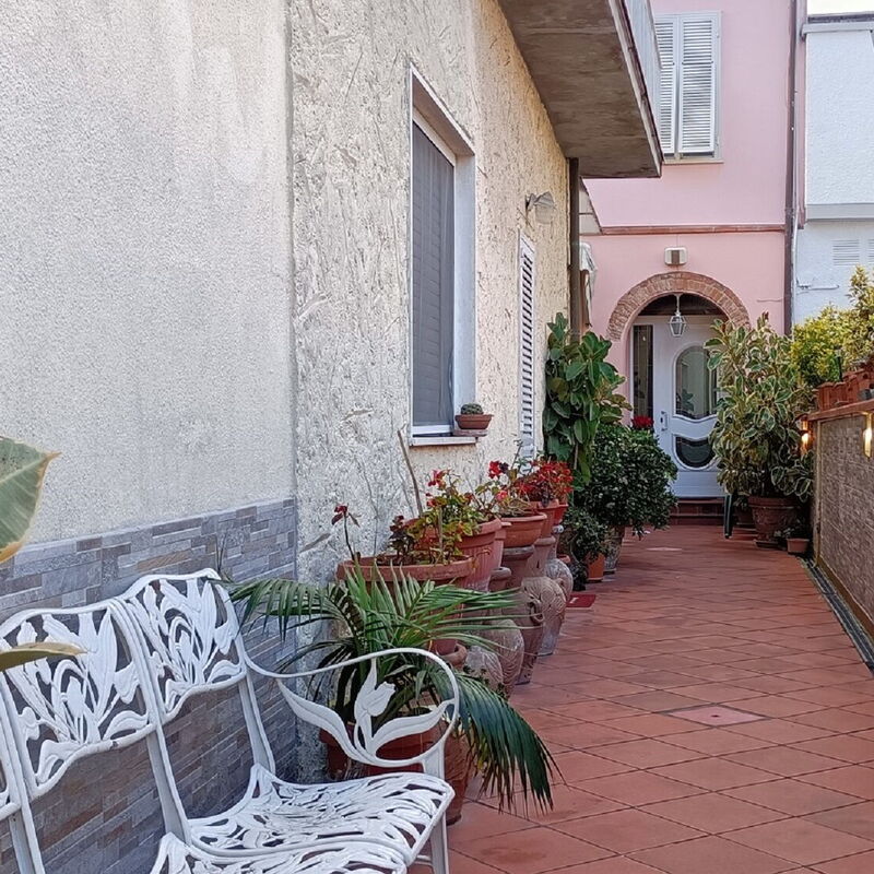 Comfy Flat - By Belcantovillas: Balcony / Terrace / Patio, Garden, Outdoor