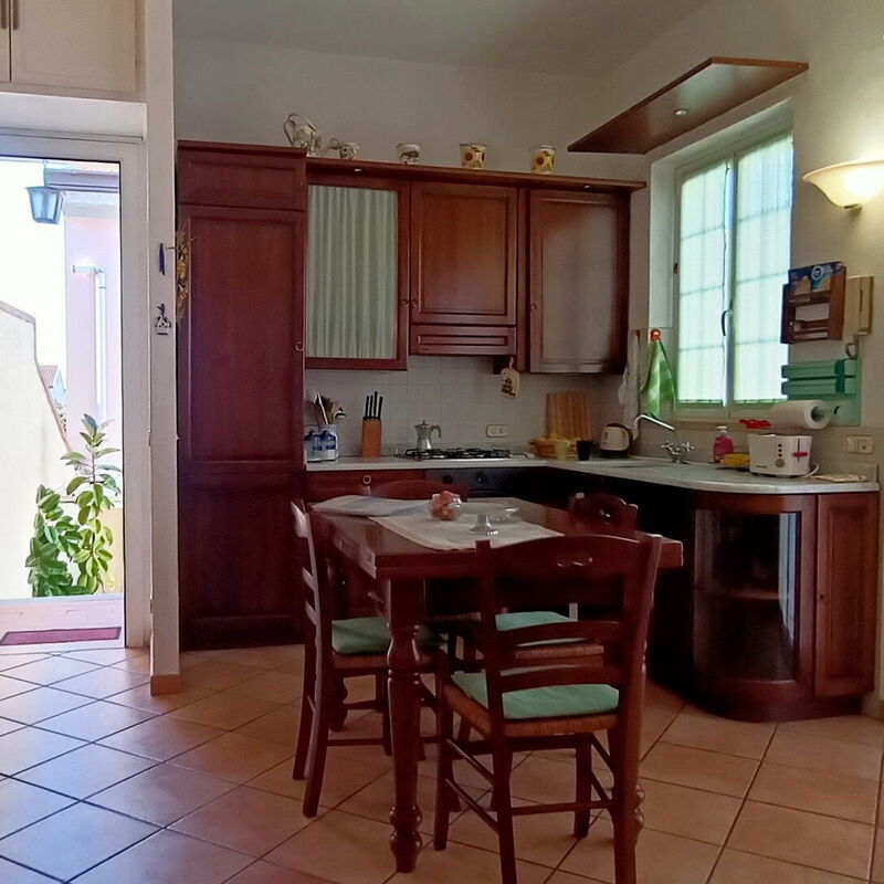 Comfy Flat - By Belcantovillas: Dining Room, Kitchen, Living Room