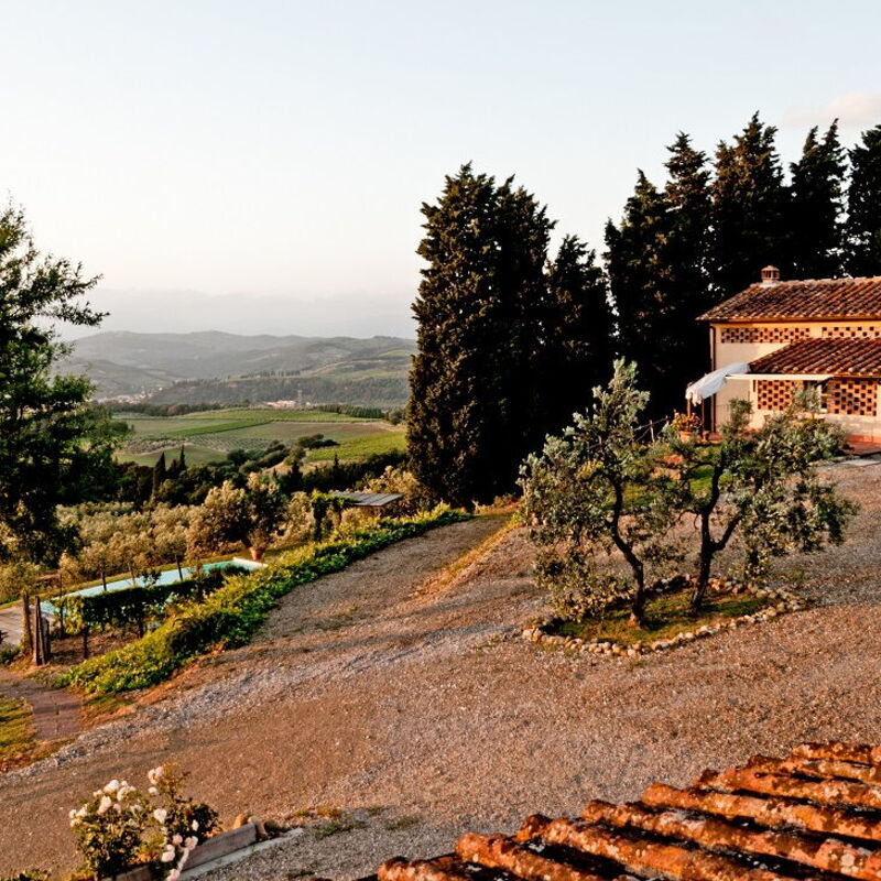 Villa Sun & Sun 2 Pools - By Belcantovillas: Wonderful overview of the villa for rent immersed in the Tuscan hills