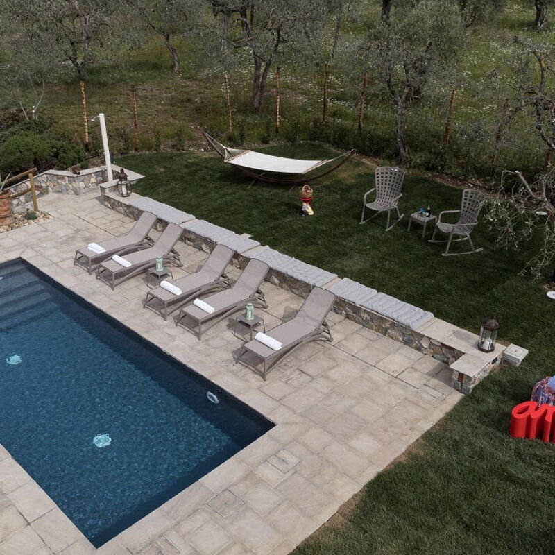 Villa Sun & Sun 2 Pools - By Belcantovillas: Magnificent view of the pool of the villa for rent in Tuscany
