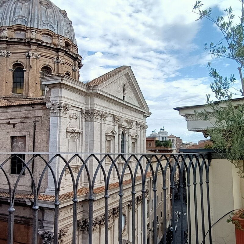 Terrace Apartment On The Monuments Of Rome - Belcantovillas: Fantastic holiday apartment in the heart of Rome.