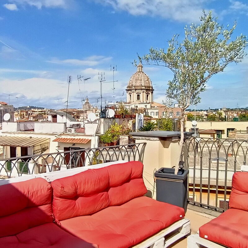 Terrace Apartment On The Monuments Of Rome - Belcantovillas: Breathtaking view from the rental apartment in Rome.