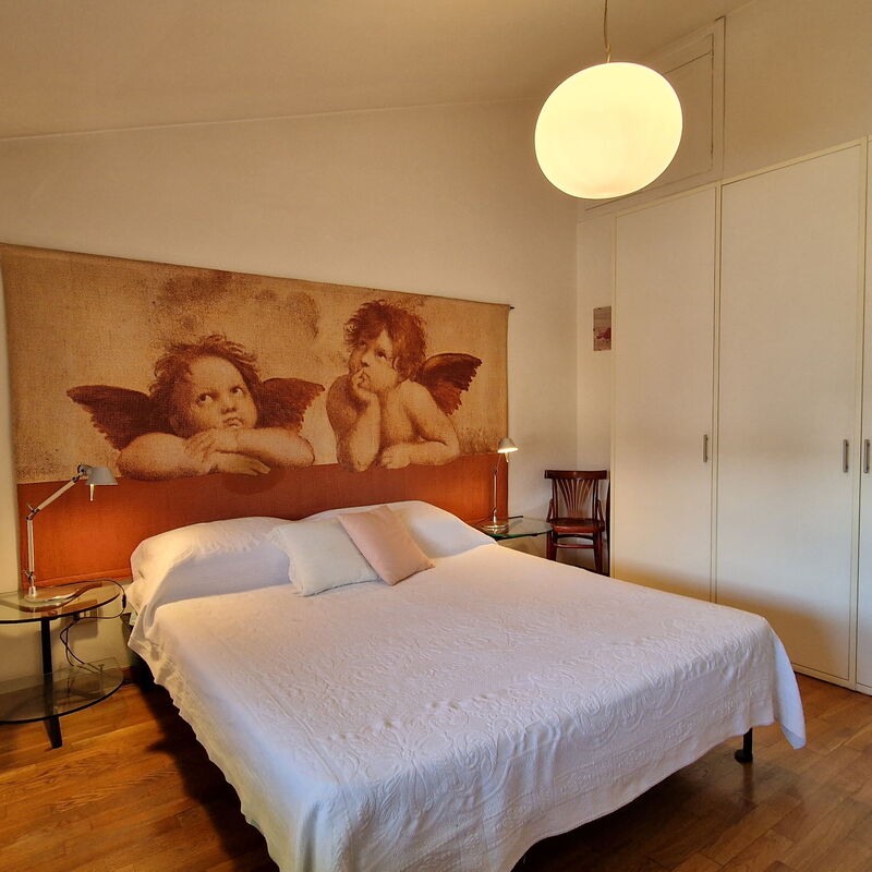 Foscolo Steps To The Sea: Comfortable quiet and secluded bedroom.