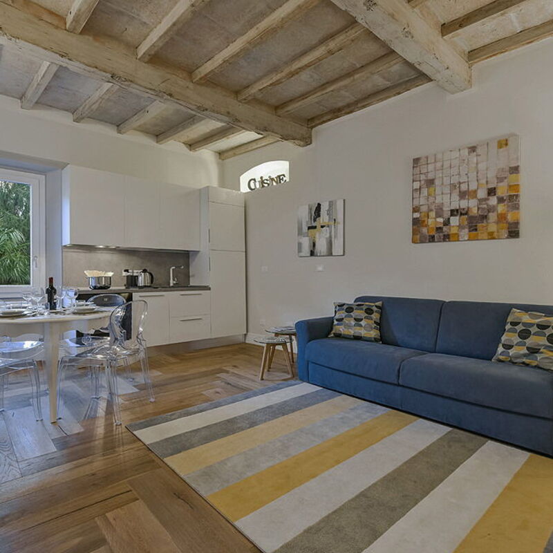 Pitti Flat -by Belcantovillas: Dining Room, Living Room