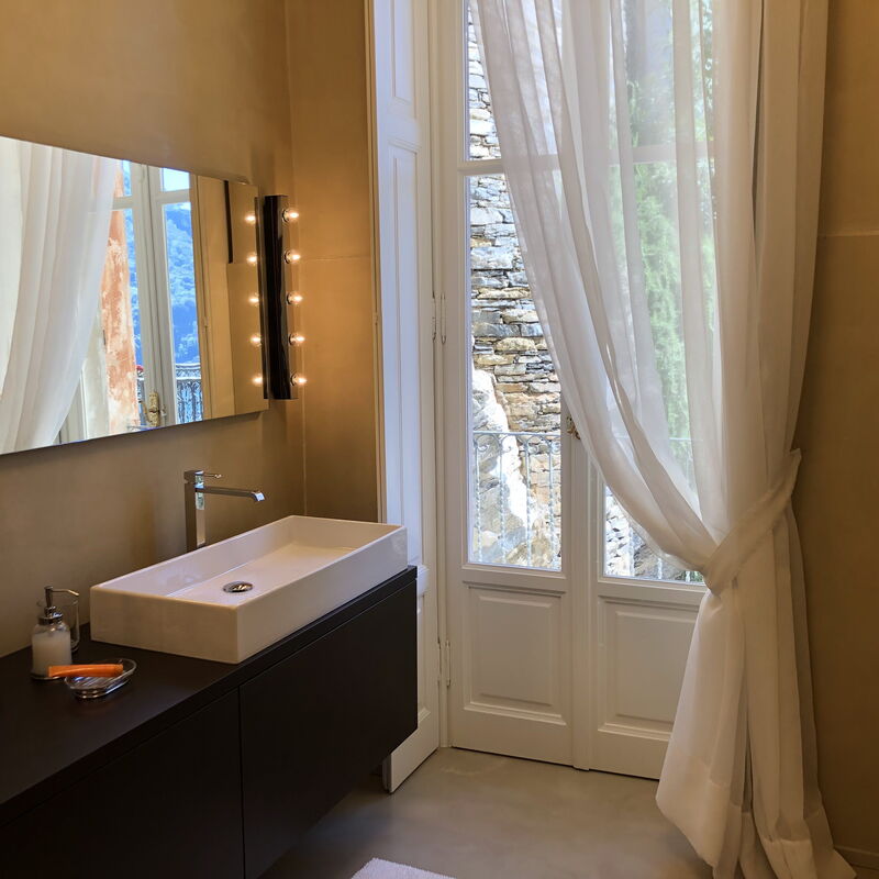 Villa Joy On The Lake - By Belcantovillas