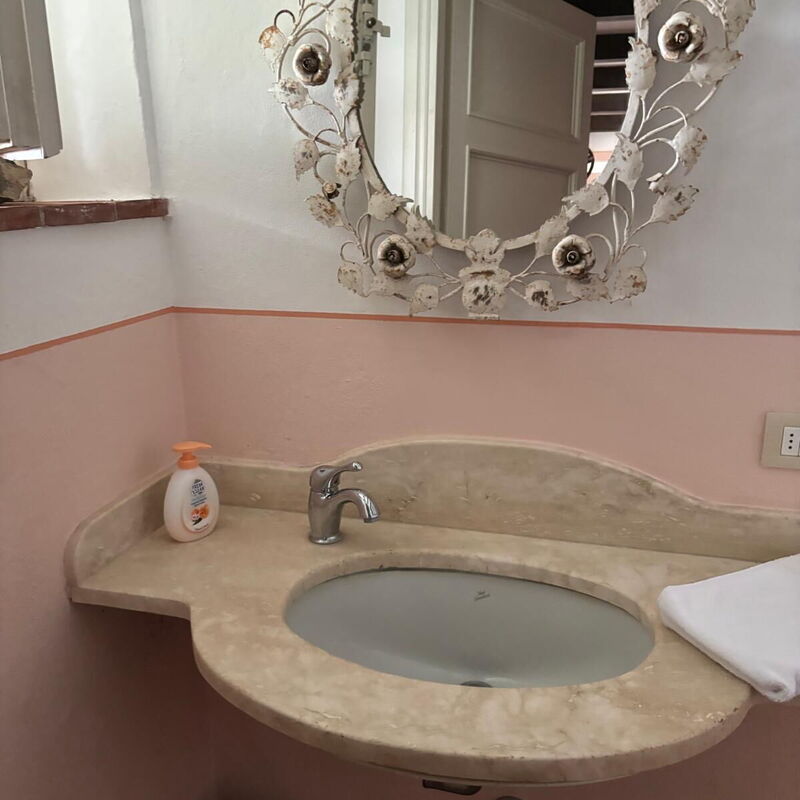 Luxury Pool Villa Oliveto 12 - Belcantovillas: Bathroom