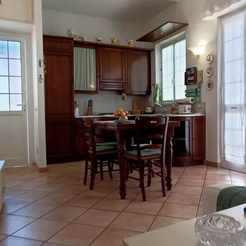 House With Bikes Included